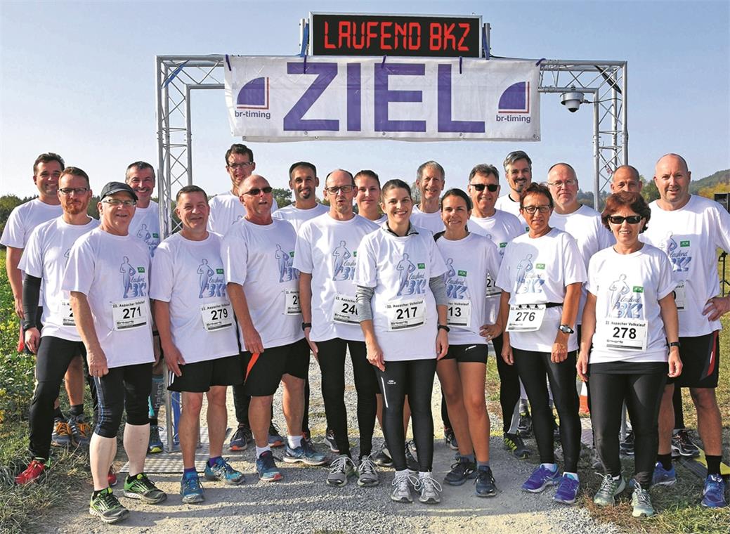 Aus den roten Flitzern wird dieses Jahr eine weiße Wand, die Laufend-BKZ-Sportler wurden mit neuen T-Shirts mit neuem Logo und in anderer Farbe ausgestattet. Beim Aspacher Volkslauf war die Gruppe im 5-Kilometer-Rennen schon mit beachtlichen 20 Teilnehmern vertreten. Fotos: T. Sellmaier