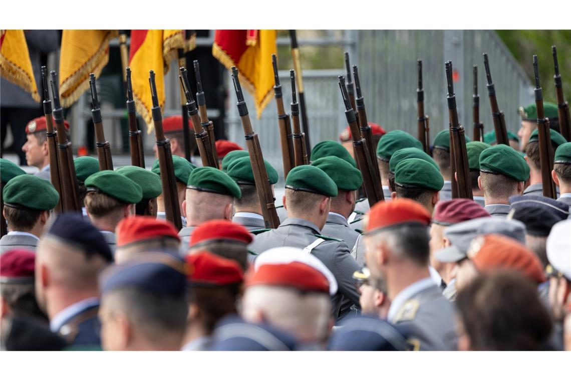 SPD zurückhaltend bei Rückkehr zur Wehrpflicht Aus der schwarz-roten Bundesregierung kommen unterschiedliche Stimmen zu einer möglichen Wehrpflicht. (Symbolbild)
