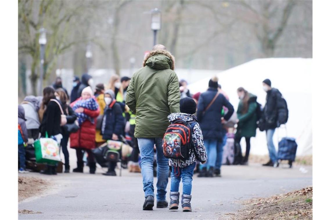 Haben Ukrainer eine Chance auf Arbeit in Deutschland? Aus der Ukraine sind bereits Zehntausende Flüchtlinge nach Deutschland gekommen. Foto: Annette Riedl/dpa