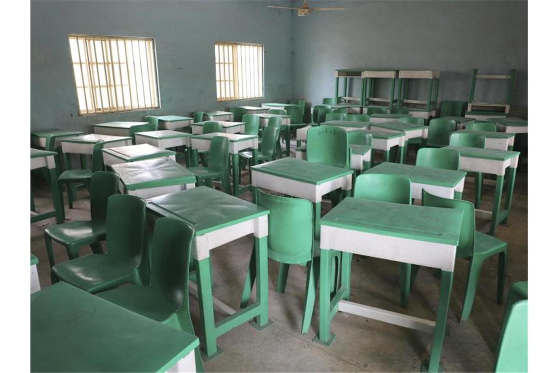 Bis zu 200 Kinder in Nigeria gekidnappt Aus dieser nigerianischen Schule wurden erst im Februar Hunderte Schulkinder verschleppt. Foto: Ibrahim Mansur/AP/dpa