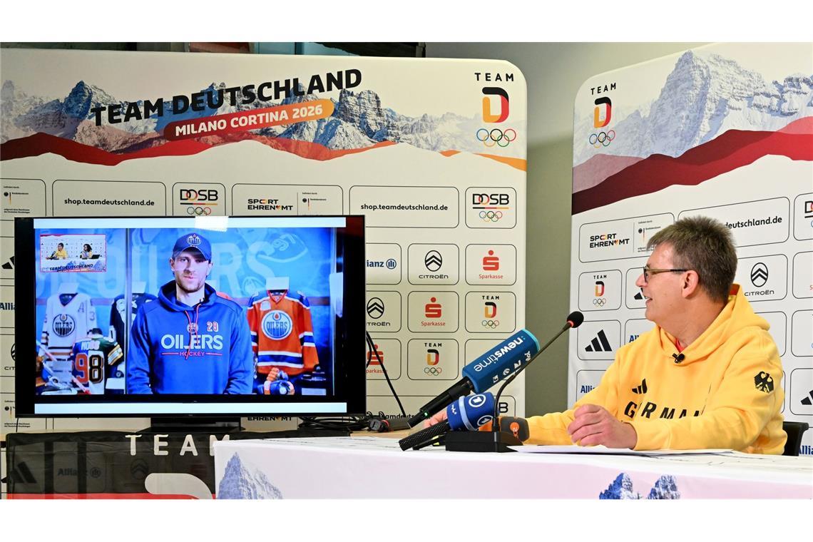 Aus logistischen Gründen wurde Leon Draisaitl bei der Vorstellung der deutschen Fahnenträger aus Kanada zugeschaltet