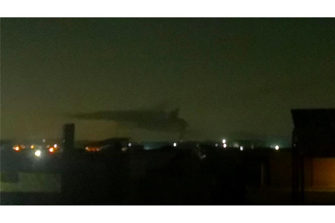 Pakistan wirft Indien Attacke vor und startet Gegenangriff Aus mehreren pakistanischen Städten wurden Explosionen gemeldet.