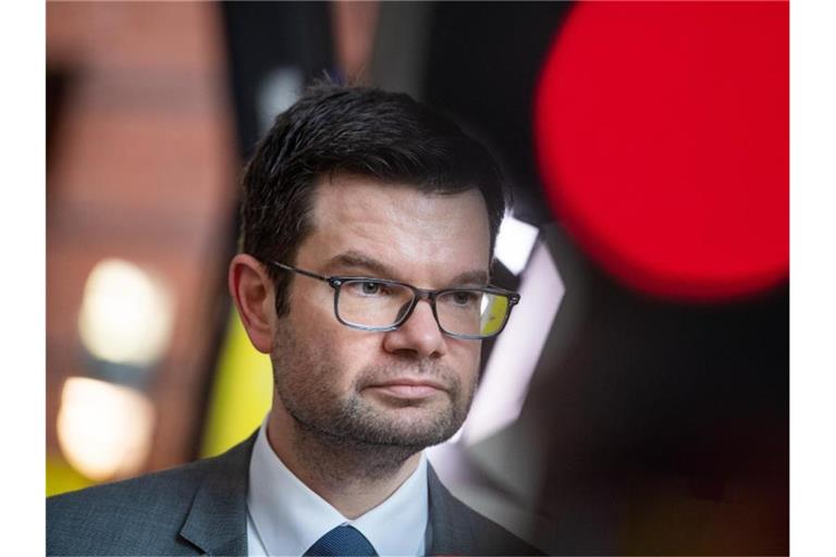 Aus Sicht der FDP wird die Mehrwertsteuersenkung den in der Corona-Krise eingebrochenen Konsum nicht nachhaltig ankurbeln. Foto: Christophe Gateau/dpa