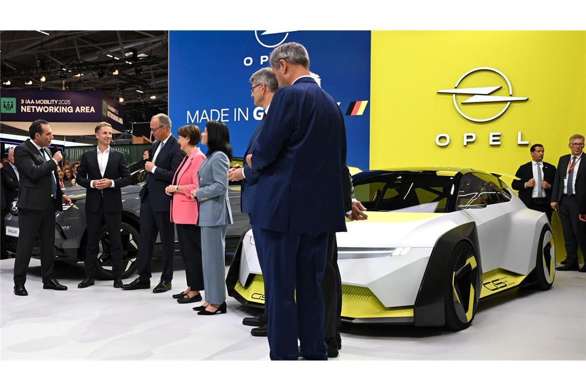 Aus Sicht von Stellantis-Chef Antonio Filosa und VW-Chef Oliver Blume steht die europäische Automobilindustrie am Beginn einer "neuen Ära geopolitischen Wettbewerbs". (Archivbild)