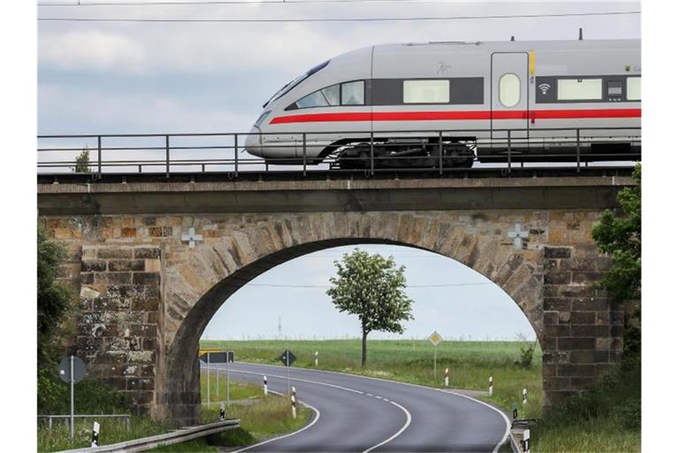 Aus wirtschaftlicher Sicht können viele Brücken nicht mehr saniert werden. Foto: Jan Woitas/zb/dpa