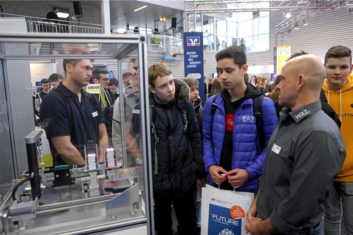 Ausbildungsmessen wie „Fokus Beruf“ können zwar nicht stattfinden, trotzdem haben Schüler, die noch einen Ausbildungsplatz suchen, auch in diesem Jahr keine schlechten Karten. Archivfoto: B. Büttner