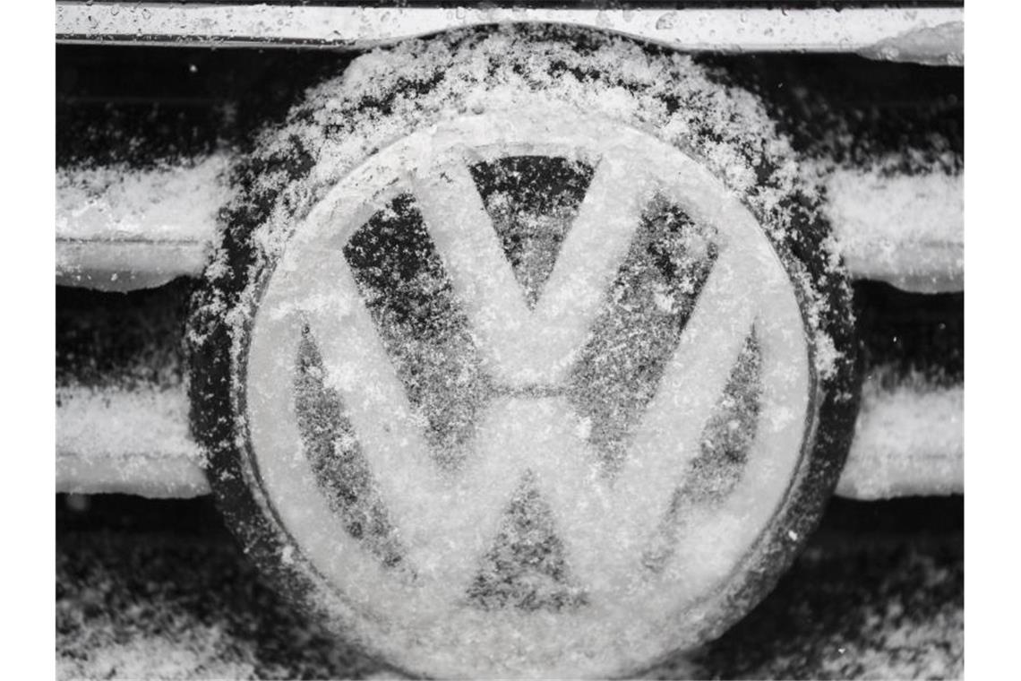 Ausgehend vom geringeren Umsatzwachstum wird im kommenden Jahr aber nun auch weniger Gewinn bei Volkswagen übrigbleiben. Foto: Patrick Seeger/dpa