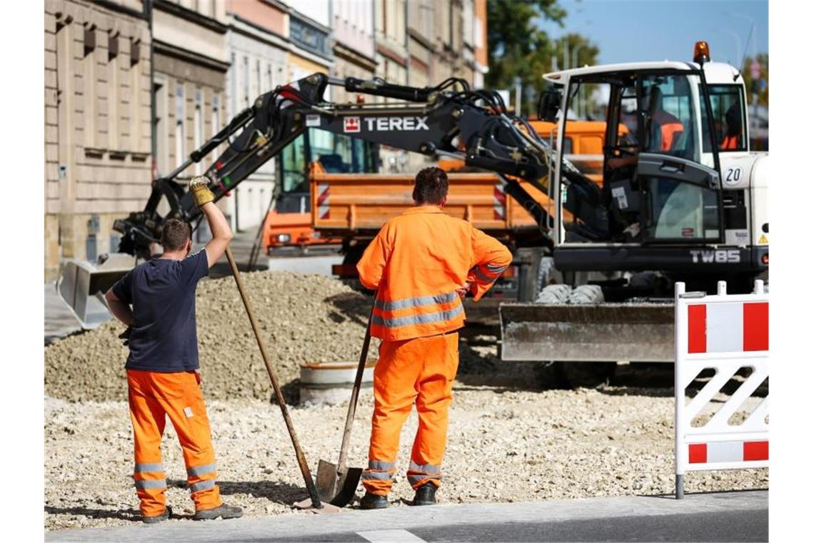 Bessere Haushaltslage verschafft Kommunen Atempause Ausgelastete Baufirmen und Personalnot in Kommunalverwaltungen bremsen notwendige Investitionen in Schulen, Straßen und andere Projekte. Foto: David-Wolfgang Ebener