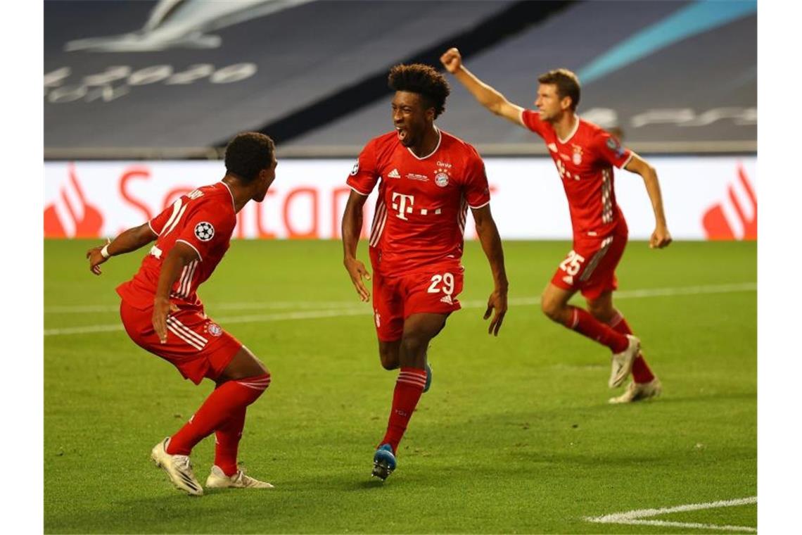 „King“ Coman krönt die Bayern - Flicks Triple-Schachzug Ausgerechnet Kingsley Coman (M.) war der Siegtorschütze. Foto: Julian Finney/Getty Images via UEFA/dpa