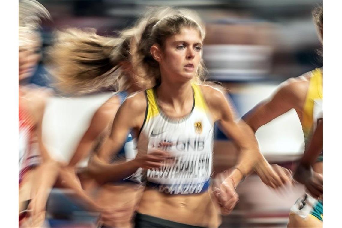 Nach schwierigen Tagen: Klosterhalfen jubelt über WM-Bronze Ausnahmeläuferin Konstanze Klosterhalfen hat bei der Leichtathletik-WM in Doha Bronze über 5000 Meter gewonnen. Foto: Michael Kappeler/dpa