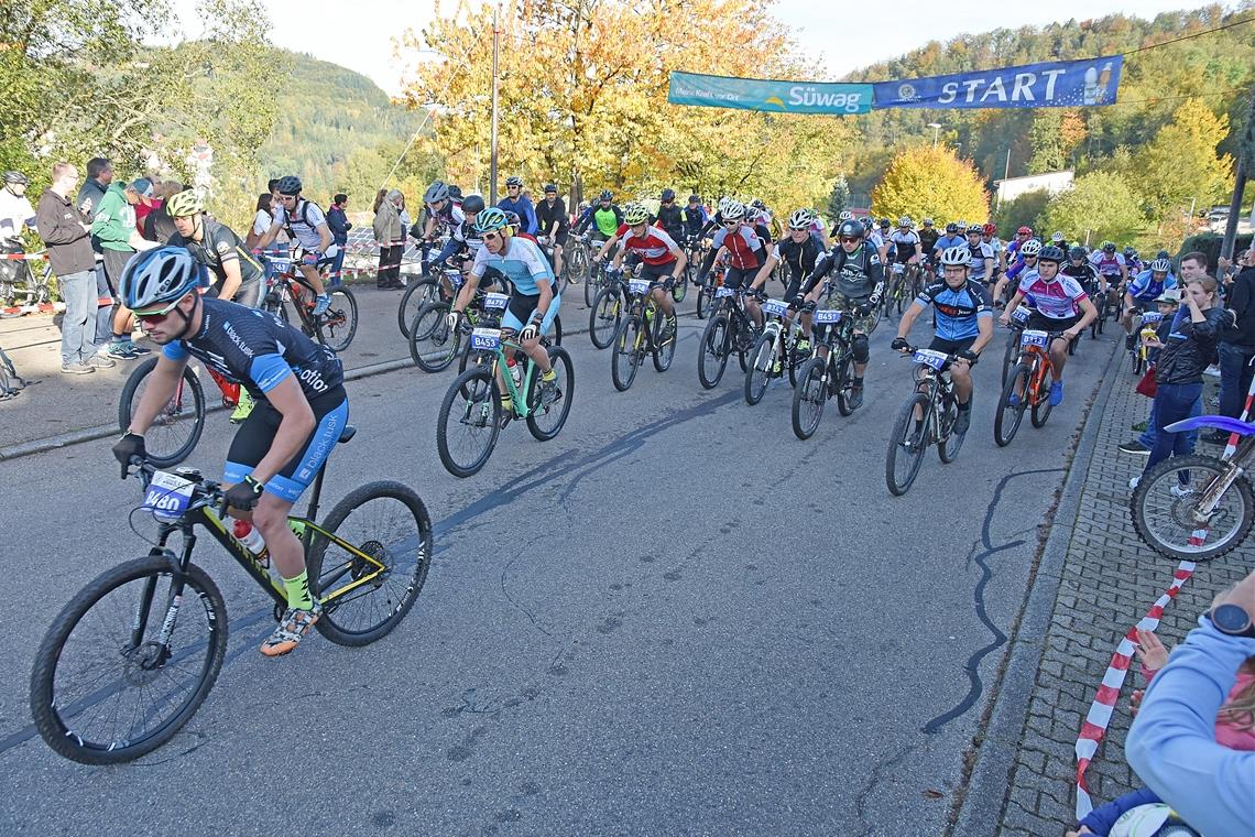 Ausrichter und Radsportler sind bereit, den Bikemarathon in der Lautertalgemeinde das 15. Mal in Angriff zu nehmen. Foto: Tobias Sellmaier