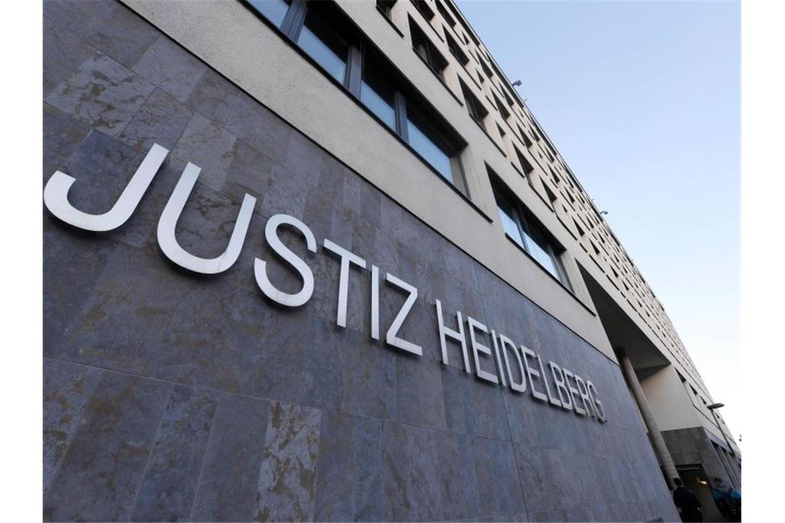 Falscher Polizist erhält Bewährungsstrafe Aussenaufnahme des Justizgebäudes Heidelberg. Foto: Uli Deck/dpa