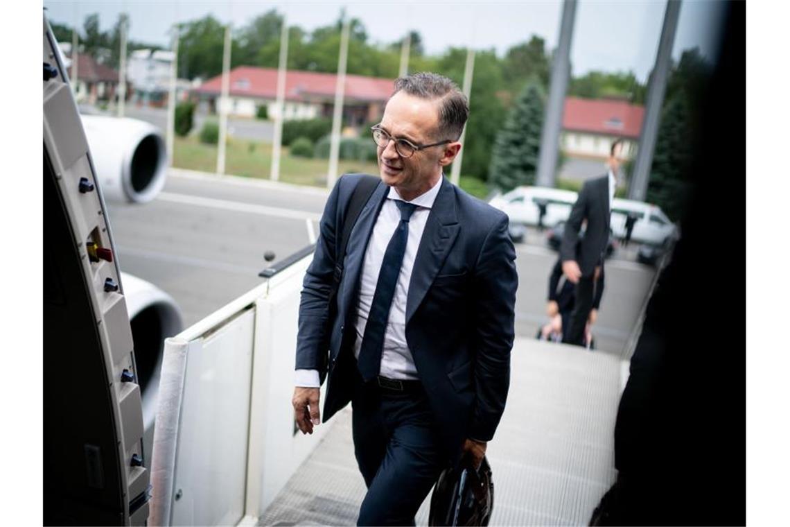 Maas bittet Polen um Vergebung für Nazi-Verbrechen Außenminister Heiko Maas bei seiner Abreise nach Polen. Foto: Kay Nietfeld