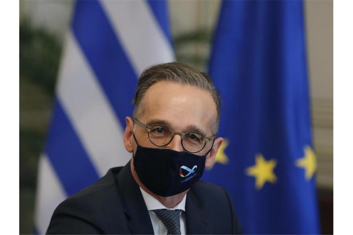 Athen und Ankara streiten weiter - Maas warnt Außenminister Heiko Maas (SPD) bei einem Treffen mit Griechenlands Ministerpräsident Mitsotakis. Foto: Thanassis Stavrakis/AP/dpa