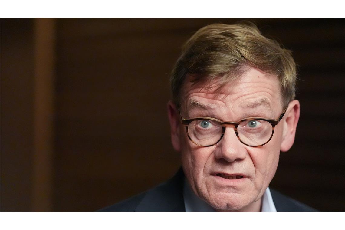 Wadephul will Reisehinweise für Israel entschärfen Außenminister Johann Wadephul (CDU) äußert sich in Tel Aviv nach einem Treffen mit seinem israelischen Amtskollegen Gideon Saar optimistisch zur weiteren Umsetzung des Nahost-Friedensprozesses.