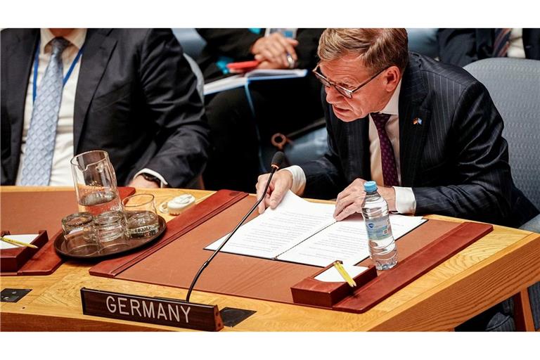 Außenminister Johann Wadephul (CDU) sowie seine Kollegen aus Frankreich und Großbritannien haben sich am Rande der UN-Vollversammlung in New York mit ihrem iranischen Kollegen getroffen.