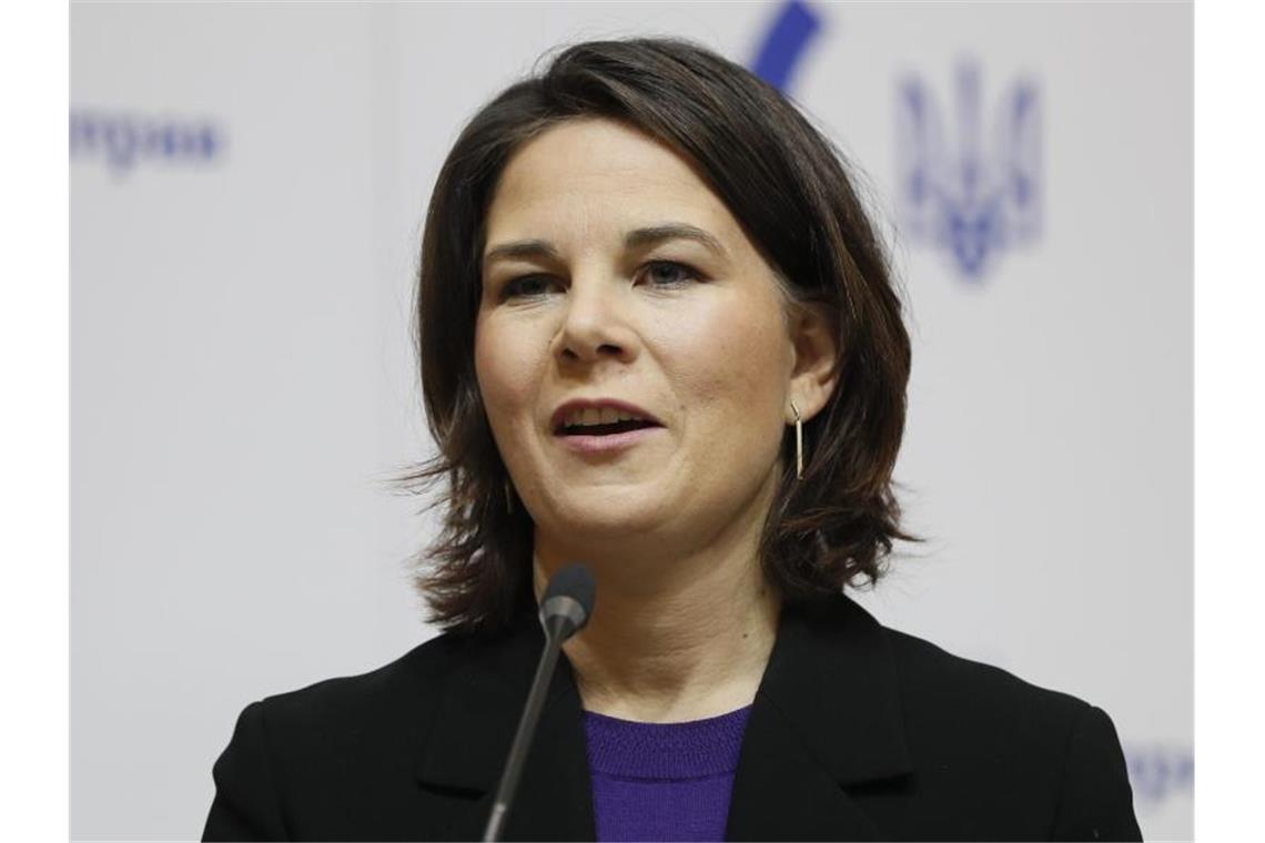 Baerbock will neuen Schwung für Nahost-Friedensprozess Außenministerin Annalena Baerbock (Bündnis 90/Die Grünen) reist zu ihrem Antrittsbesuch nach Israel, Jordanien und Ägypten. Foto: Gleb Garanich/Pool Reuters/AP/dpa