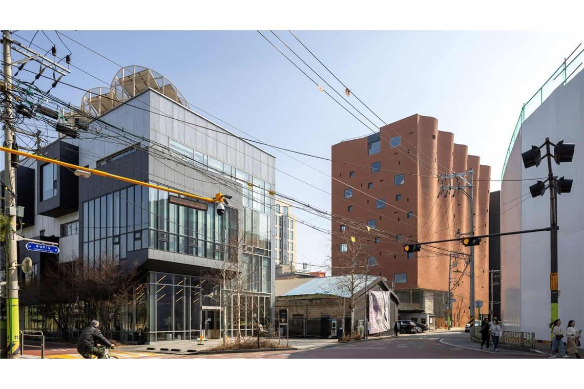 Außer Konkurrenz – der Auslandspreis: behet-bondzio-lin-architekten mit diesem Projekt: W-Mission-Headquarters-Seongdong‐gu in Seoul sowie . . .