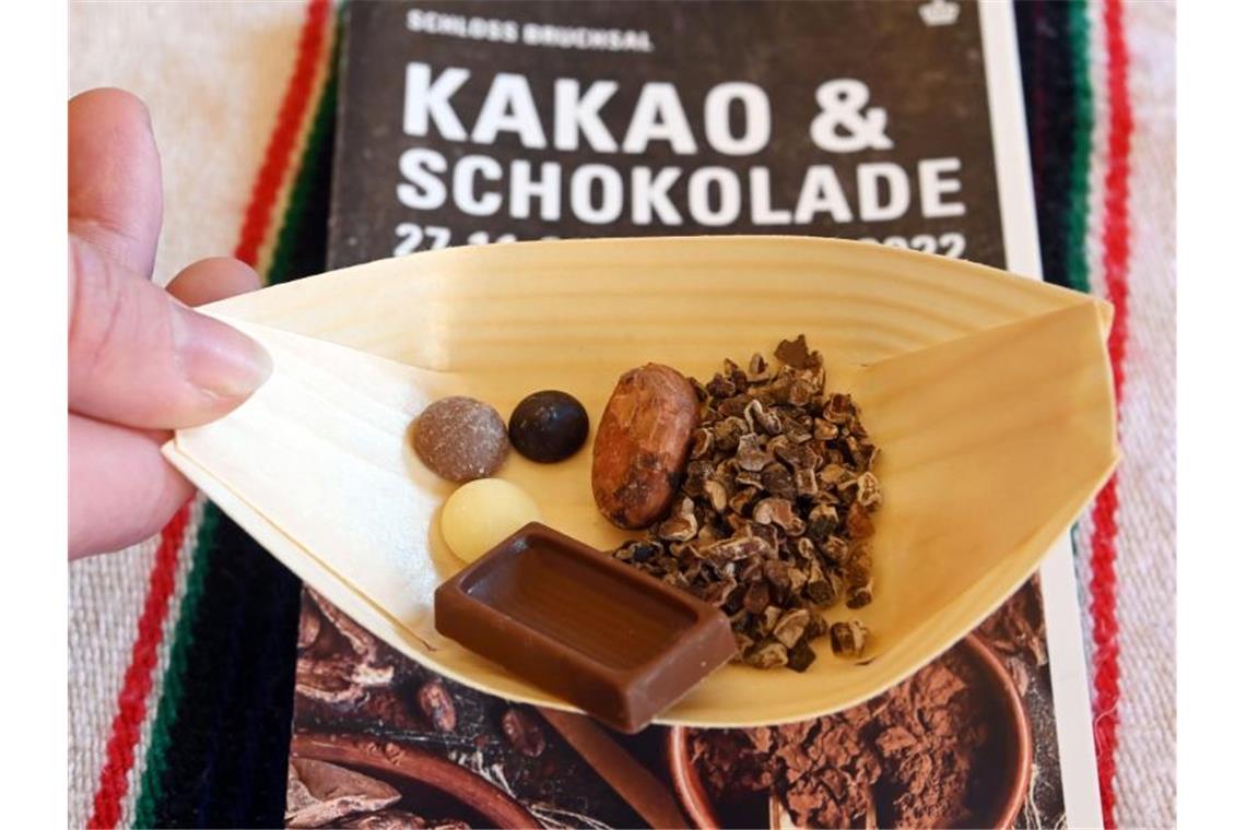 Bittere Bohne, süße Schokolade: Ausstellung in Bruchsal Ausstellung „Kakao & Schokolade“ im Bruchsaler Schloss. Foto: Uli Deck/dpa
