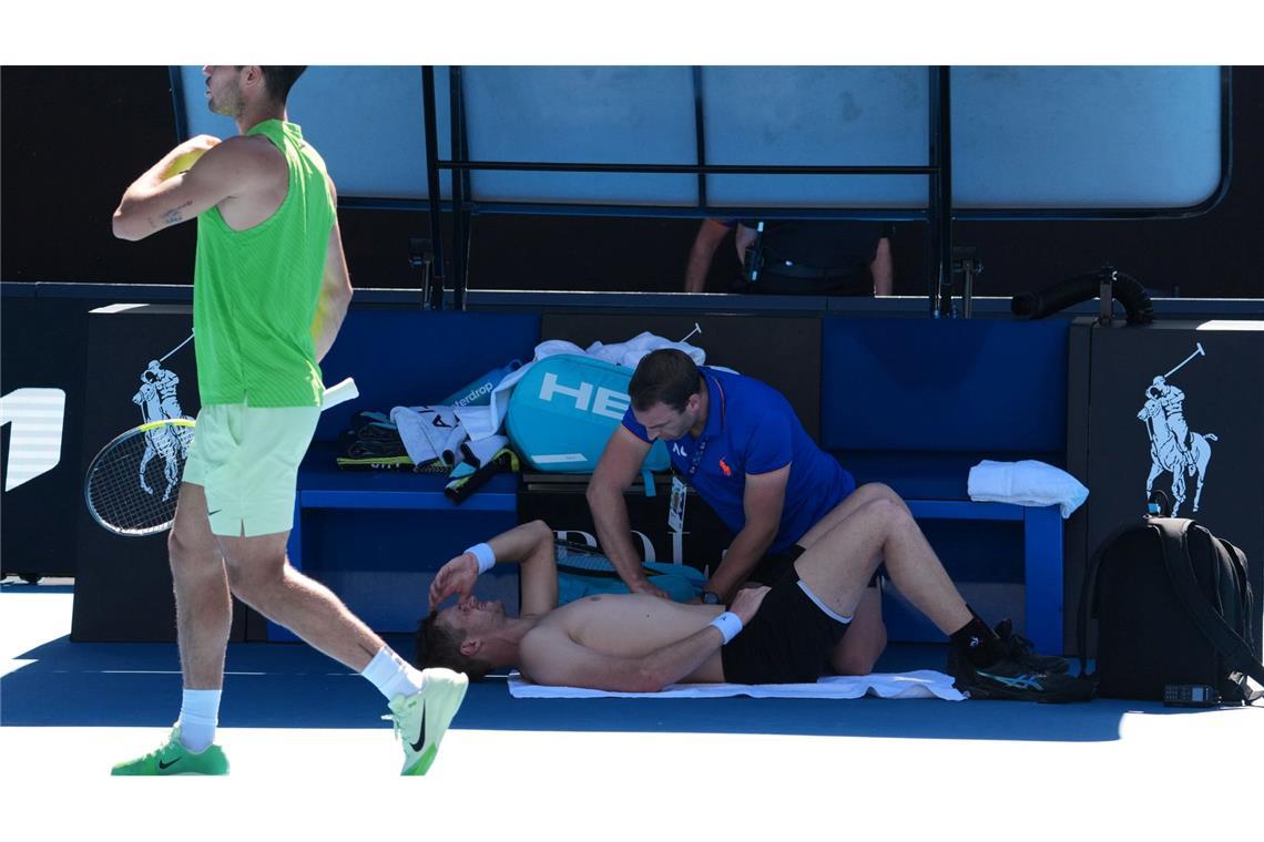 Australian Open: Hanfmann im Zweitrundenmatch gegen Alcaraz behandelt