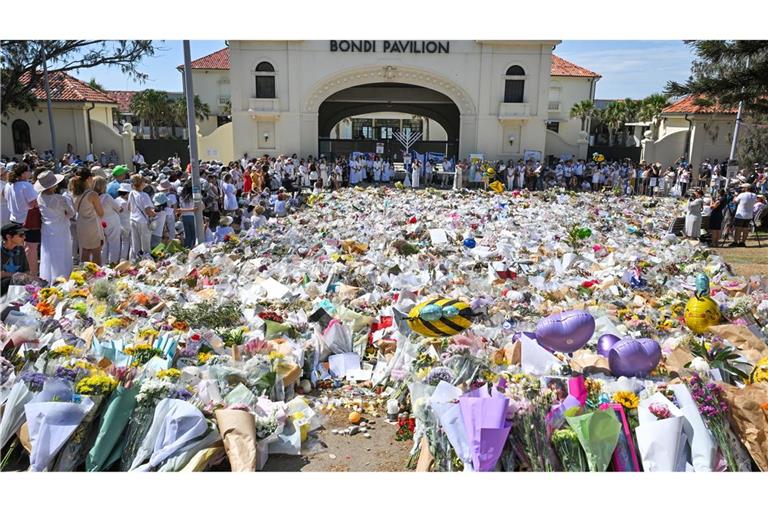 Australien gedenkt der Opfer des Terroranschlags auf ein jüdisches Fest vor einer Woche.