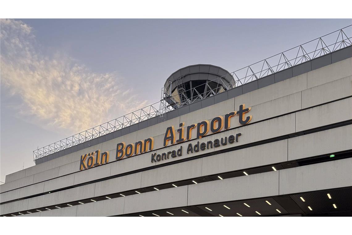 Aut dem Flughafen Köln/Bonn ist der Flugbetrieb momentan eingestellt. (Archivbild)