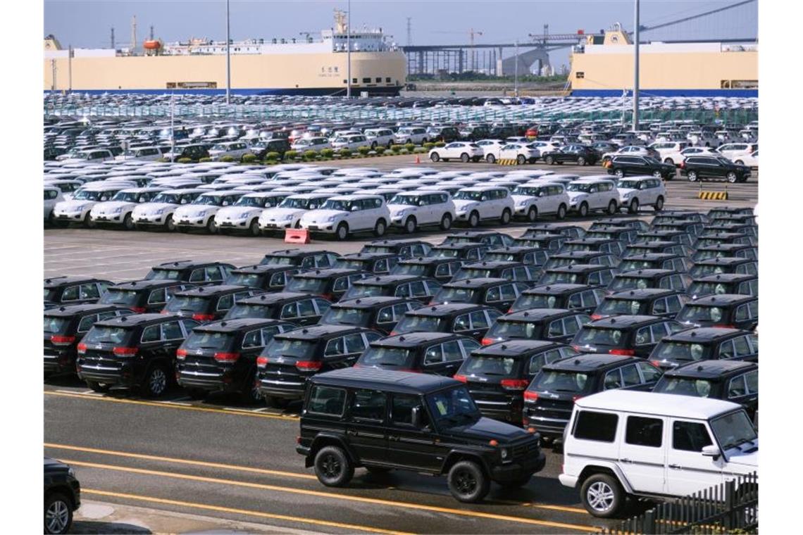 China nimmt einige US-Produkte von Strafzöllen aus Auto-Verschiffung im Hafen der chinesischen Stadt Guangzhou: Der Handelsstreit mit den USA schadet nicht nur China. Foto: Wenjun Chen