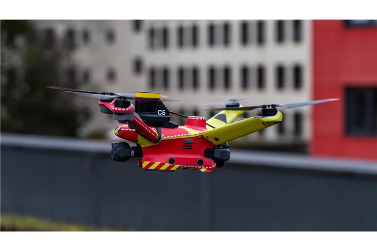 Automatisierte Drohnen sollen künftig Livebilder von Einsatzorten liefern - noch vor Eintreffen der Feuerwehr. (Handout)