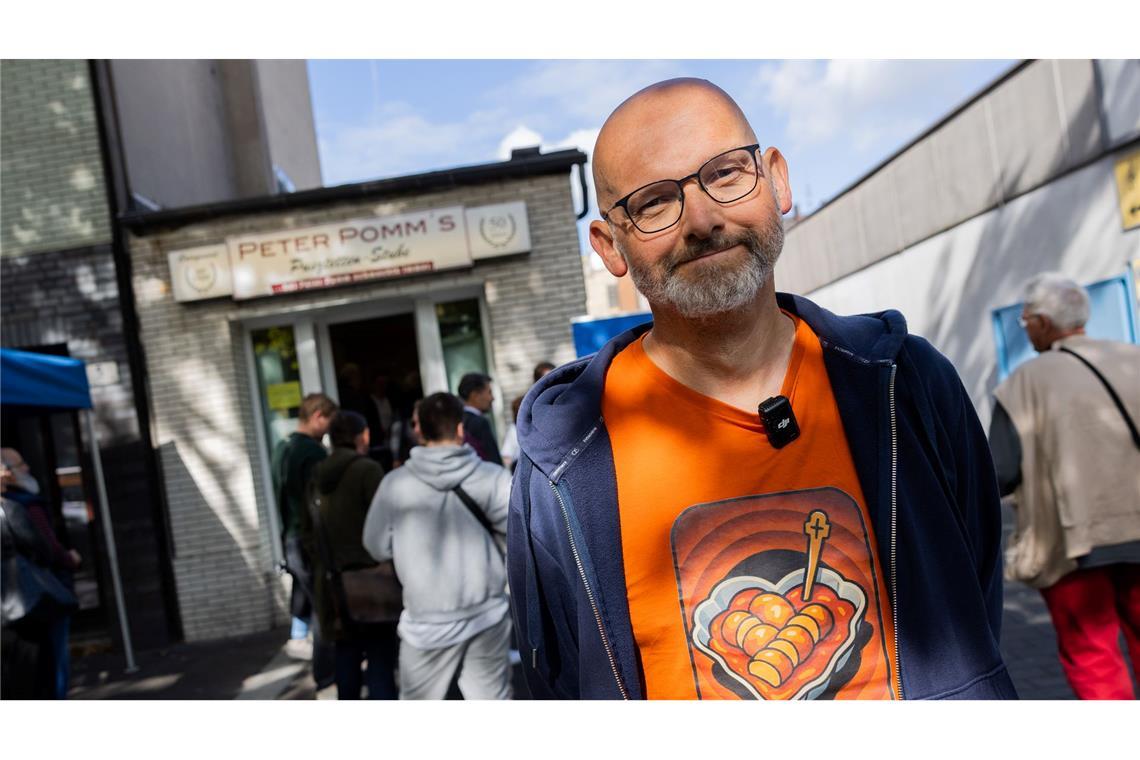 Duisburg beansprucht Erfindung der Currywurst für sich Autor Gregor Lauenburger ist sicher: Peter Hildebrand - genannt Peter Pomm - hat als erster Currywurst serviert.