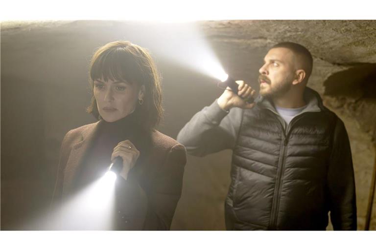 Azadi (Melika Foroutan) und Kulina (Edin Hasanovic) tappen in ihrem Fall zunächst im Dunkeln.
