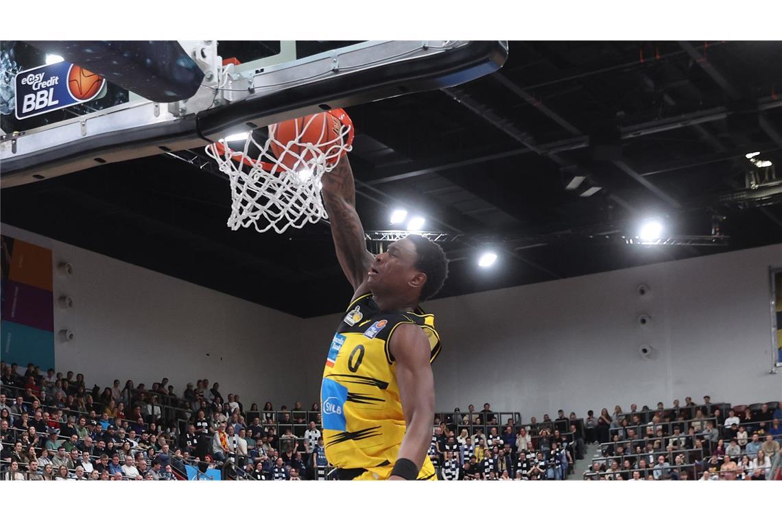 Babacar Sane macht sein bisher bestes Spiel.