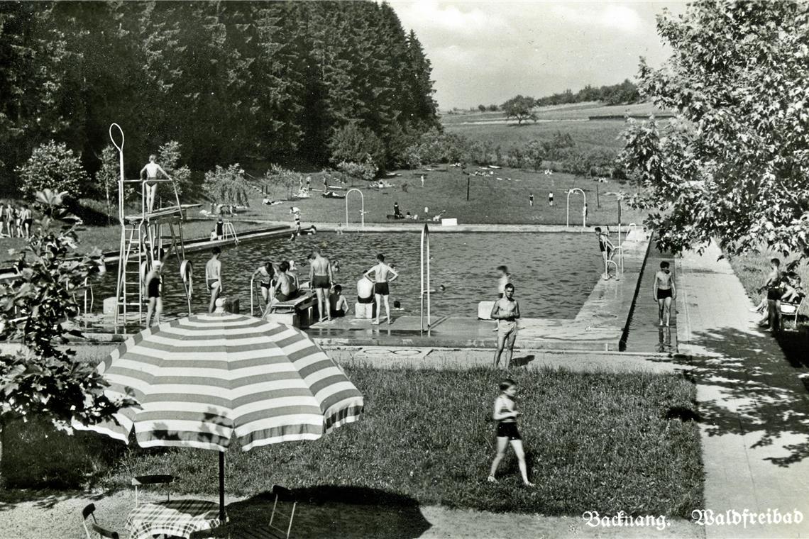 Badevergnügen in früheren Zeiten Backnanger Waldfreibad in den 1930er-Jahren. Repros: P. Wolf