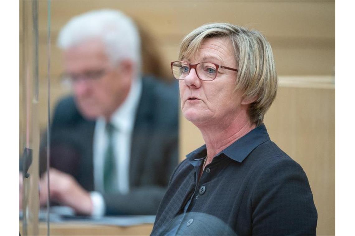 Finanzministerin Sitzmann verteidigt Rekordverschuldung Baden-Württembergs Finanzministerin Edith Sitzmann (Grüne). Foto: Sebastian Gollnow/dpa/Archivbild