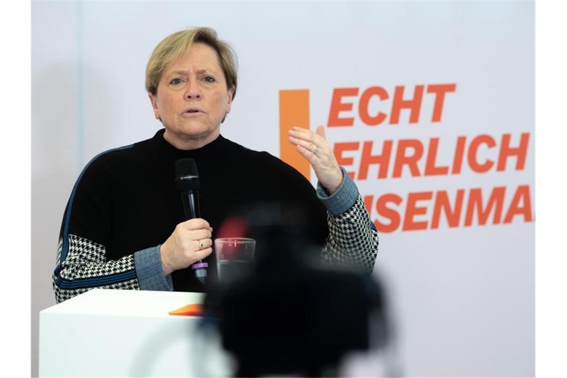 Eisenmann hart: Kein Wechselunterricht in Klassen 5 und 6 Baden-Württembergs Kultusministerin Susanne Eisenmann (CDU). Foto: Sebastian Gollnow/dpa