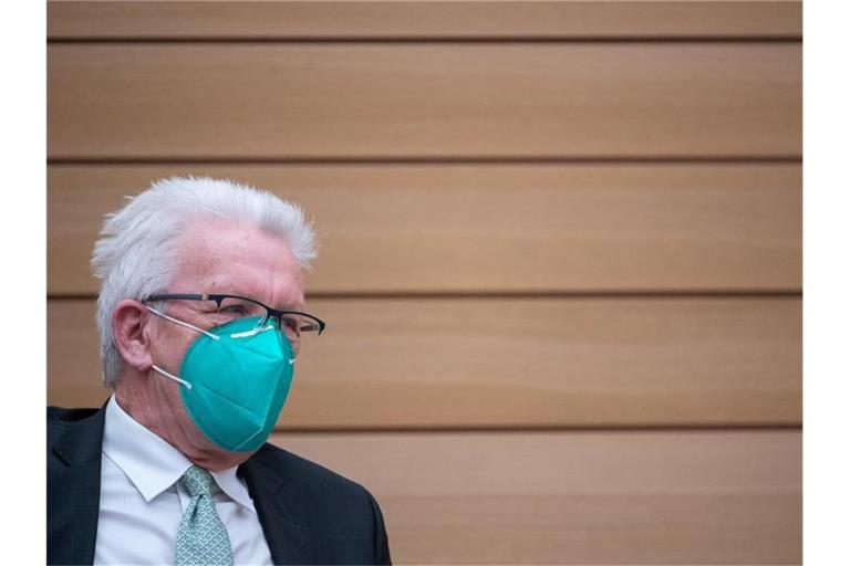 Baden-Württembergs Ministerpräsident Winfried Kretschmann (Grüne) nimmt an einer Landtagssitzung teil. Foto: Sebastian Gollnow/dpa/Archivbild