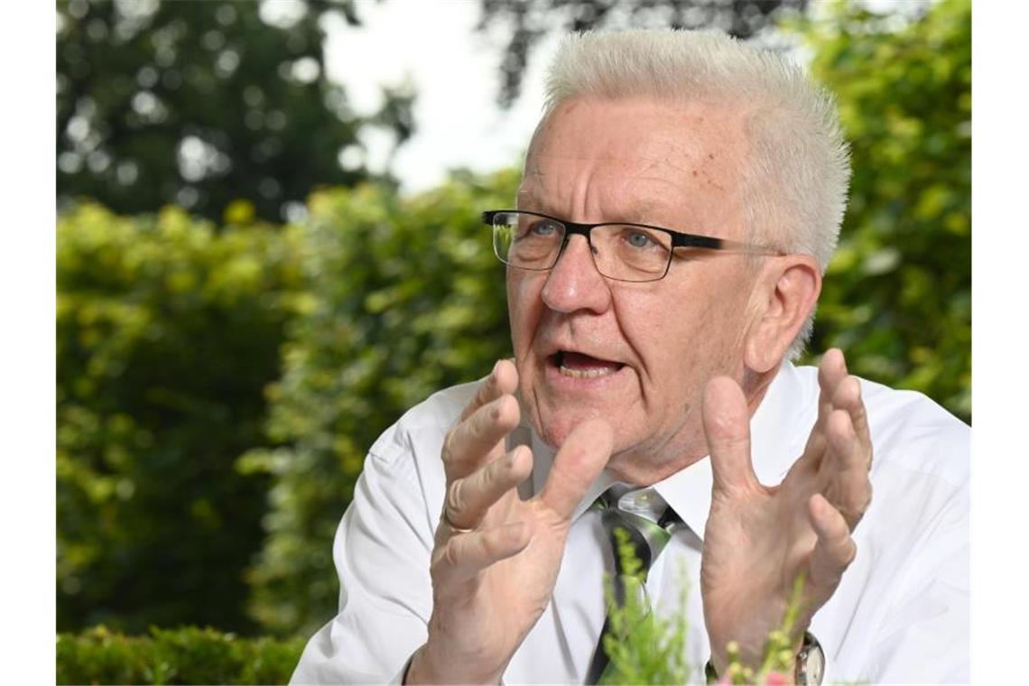 Kretschmann über Wahl von AfD-Mann: Schwierige Lage Baden-Württembergs Ministerpräsident Winfried Kretschmann in Stuttgart. Foto: Bernd Weißbrod/dpa