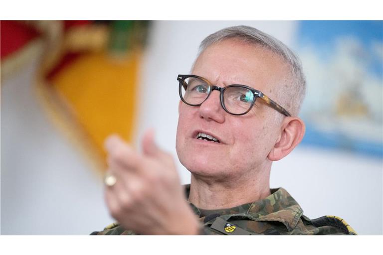 Baden-Württembergs oberster Soldat drängt  auf eine engere Zusammenarbeit von Polizei und Militär. (Archivbild)