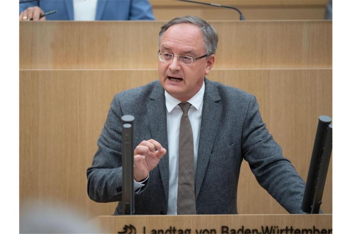 Stoch warnt vor Feiern am Wochenende: „Lassen Sie das sein“ Baden-Württembergs SPD-Fraktionschef Andreas Stoch. Foto: Marijan Murat/dpa/Archivbild