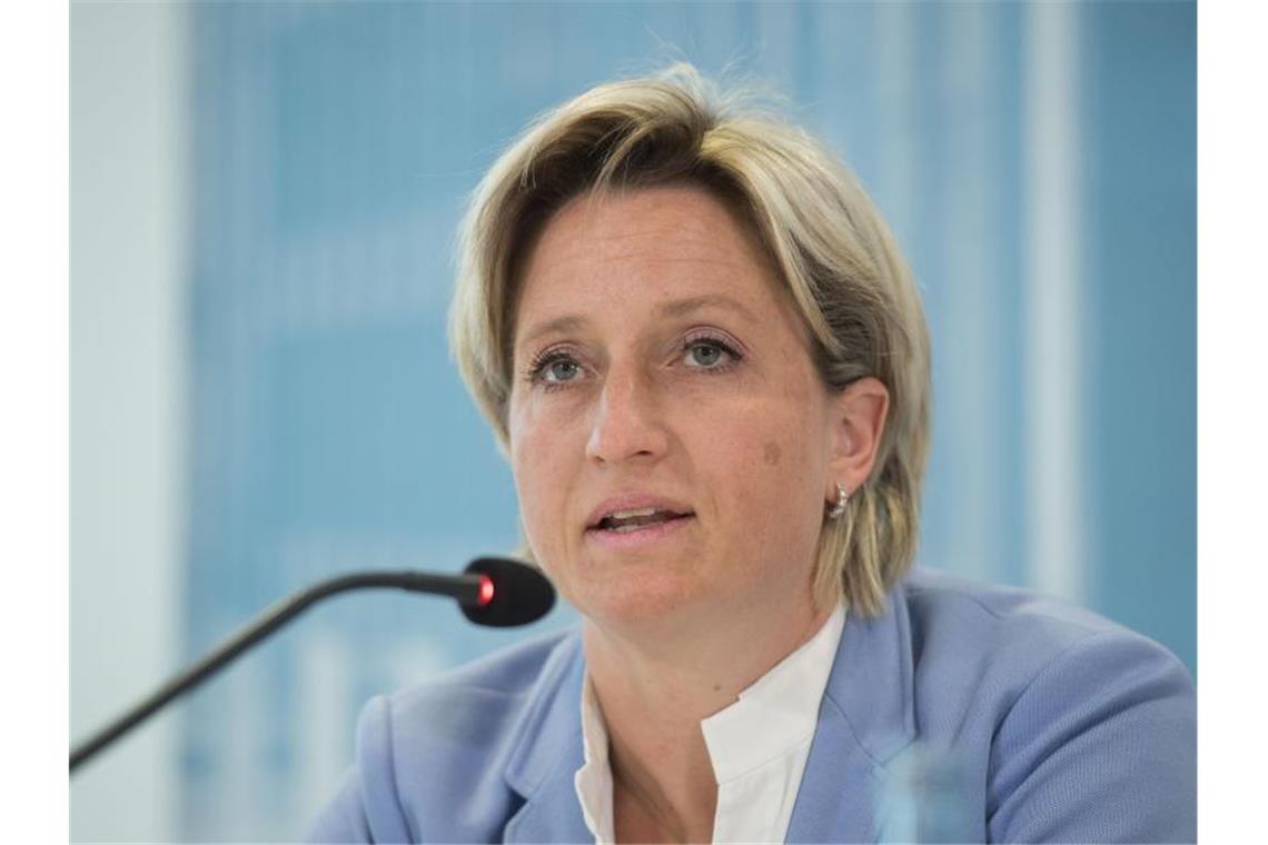 Pilotprojekt soll Weiterbildung in kleinen Betrieben fördern Baden-Württembergs Wirtschaftsministerin Nicole Hoffmeister-Kraut (CDU). Foto: Marijan Murat/Archivbild