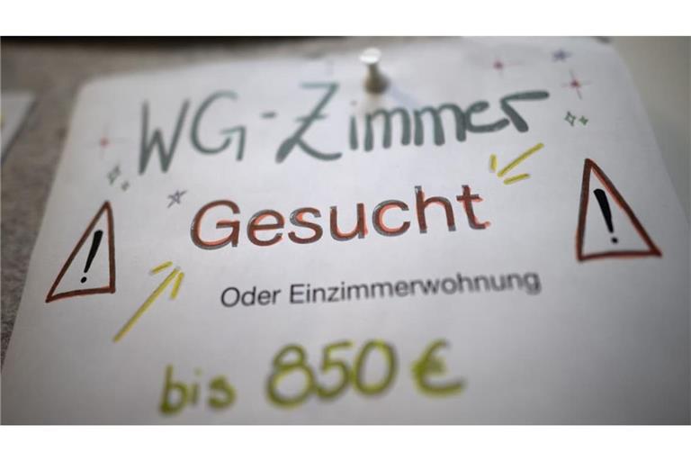 Bafög reicht nicht: Kleine Wohnungen oder WG-Zimmer werden fast überall teurer.