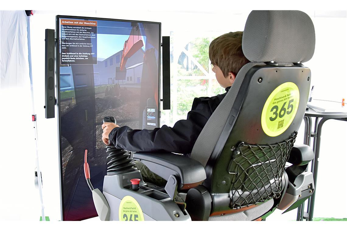 Bagger-Simulator bei der Firma Pahlke. Leistungs- und Erlebnismesse in Backnang ...