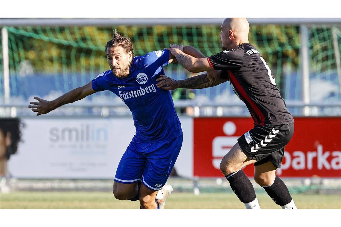 Anhänger von Eintracht Trier schlägt Bahlingen-Spieler nieder