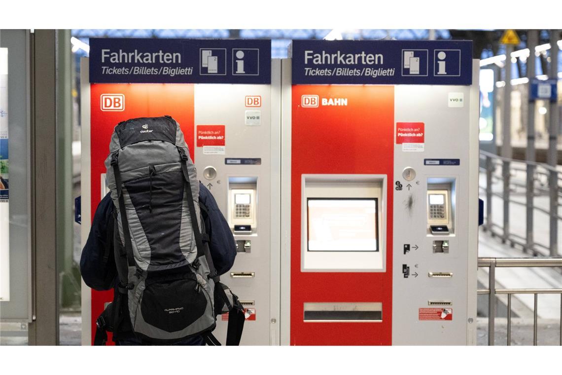 Bahnchefin Palla setzt ein Signal: Die Fahrpreise bleiben bis auf weiteres stabil. (Archivbild)