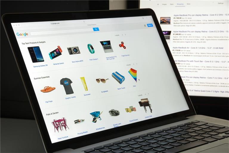 Bald soll man auf Google Kleidung mithilfe von KI virtuell anprobieren können.