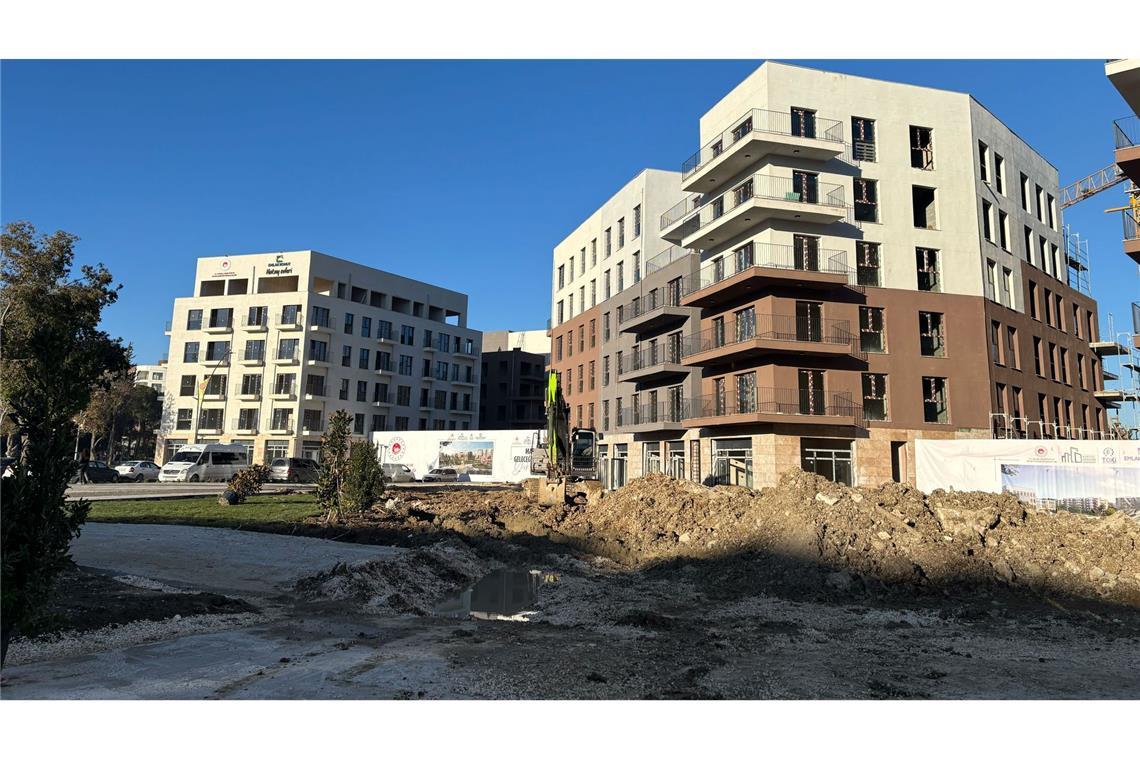 Bald sollen in die Neubauten die ersten Einheimischen einziehen.