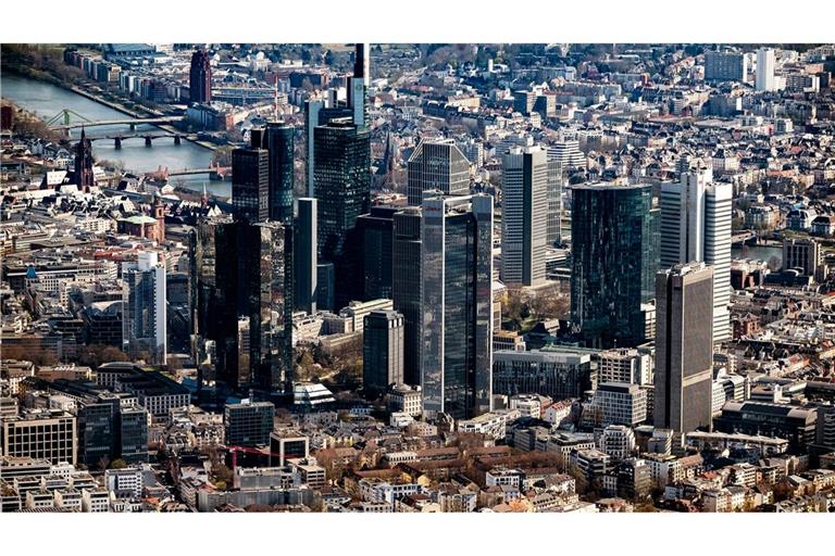 Banken-Skyline in Frankfurt: Mit Cum-Cum-Deals verursachten Banken geschätzt einen Steuerschaden in Milliardenhöhe. (Symbolbild)