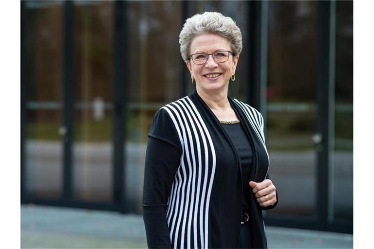 Barbara Bosch (Parteilos), Oberbürgermeisterin von Reutlingen steht im Kurhaus Bad Hamm. Foto: Guido Kirchner/Archiv