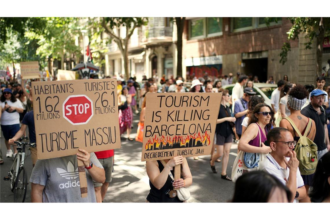 Barcelona will  zum Beispiel bis Ende 2028 die Vermietung von Ferienwohnungen komplett abschaffen. (Archivbild)