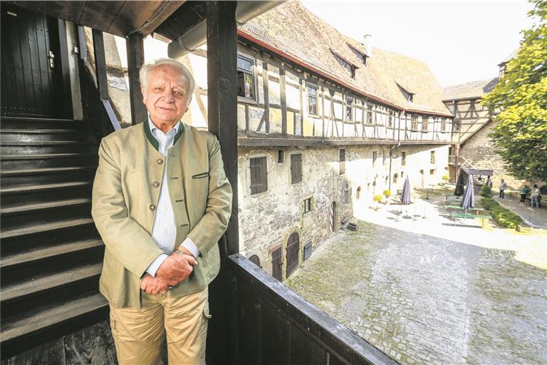 Baron von und zu Weiler hat eine Möglichkeit gefunden, die Burg Lichtenberg am Leben zu halten. Archivfoto: A. Becher
