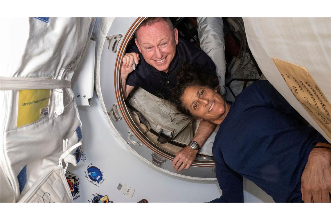 Gestrandete Astronauten bekamen kein Geld für Überstunden Barry Wilmore und Suni Williams gelten als erfahrene Astronauten.